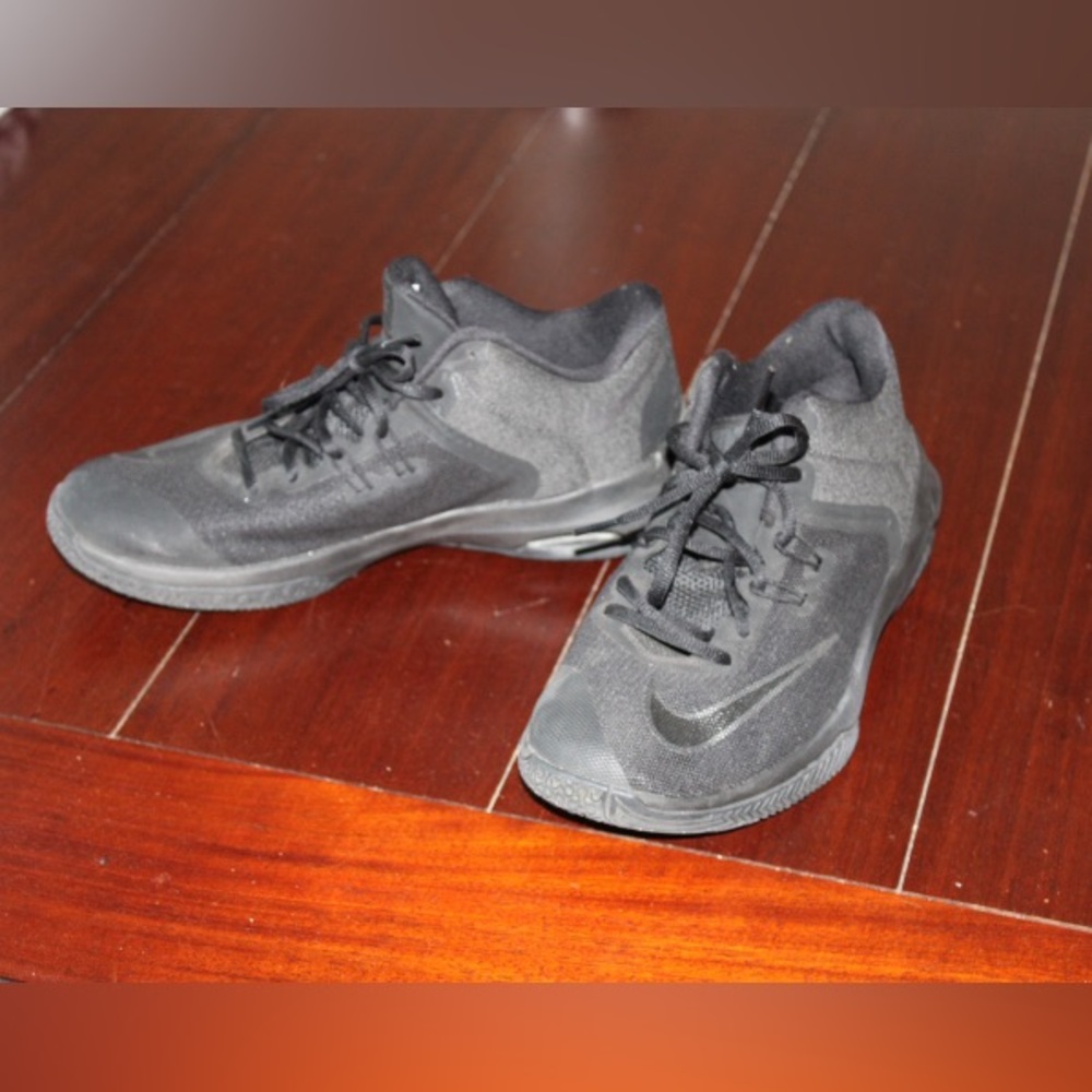Nike Air Versatile II Men’s Size 8